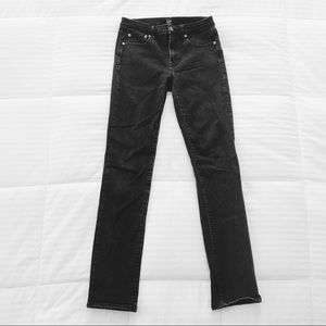 Mid Rise Classic Straight Jeans